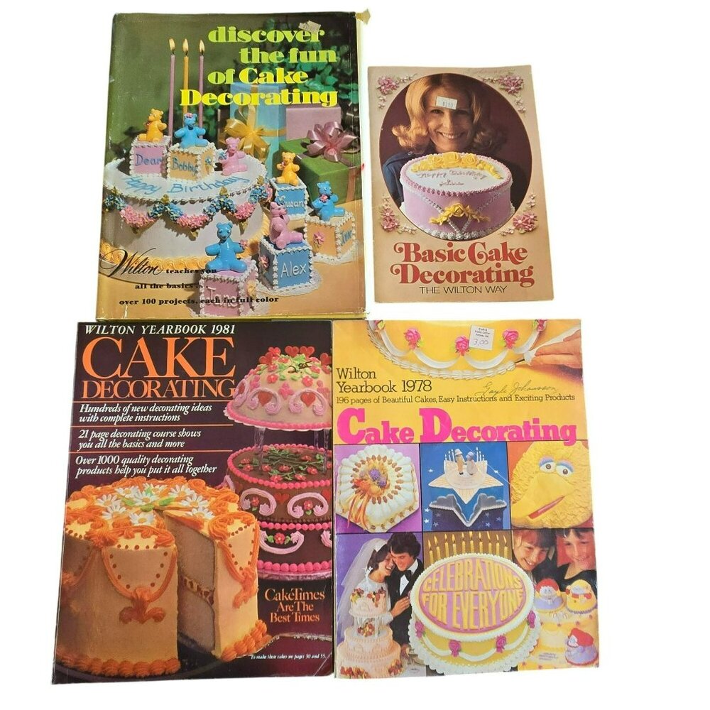 Vintage 70s-80s Wilton Cake Decorating Hardcover & Yearbook Magazine Lot (4)